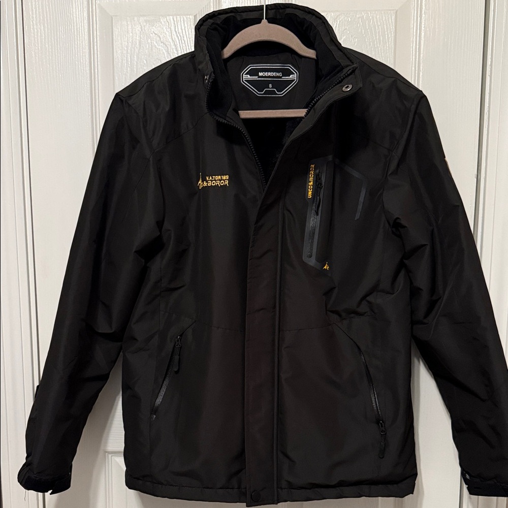 Moerdeng Black Men’s Performance Jacket